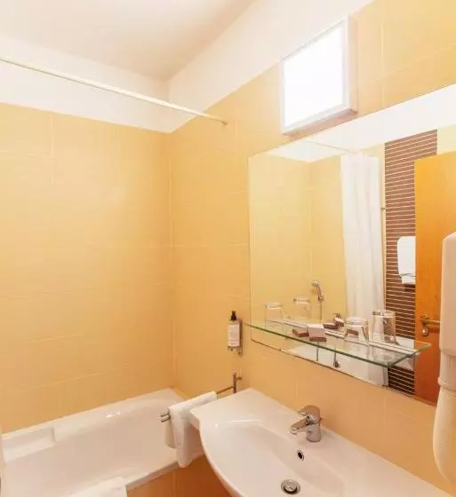 酒店 Senec Aqua Resort