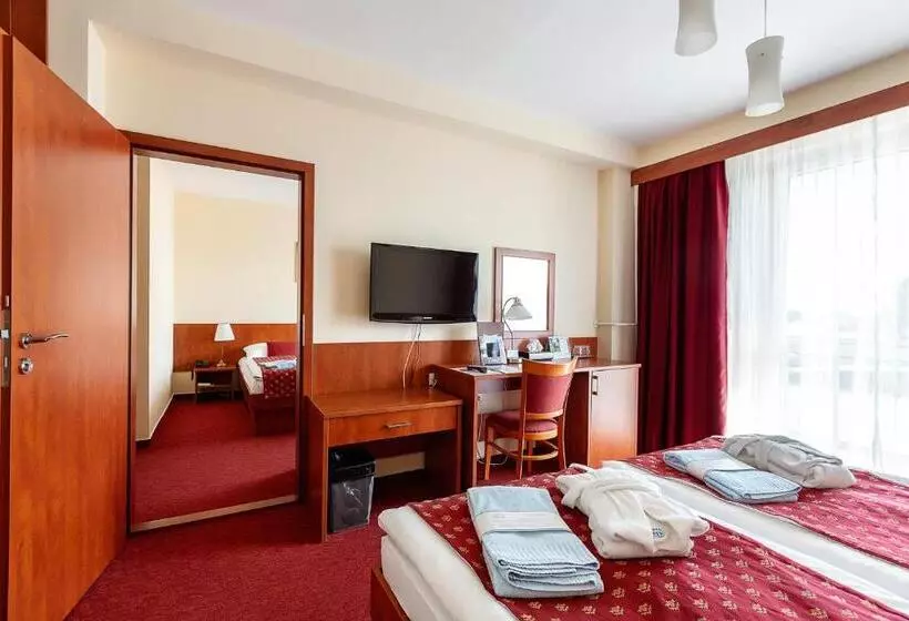 酒店 Senec Aqua Resort