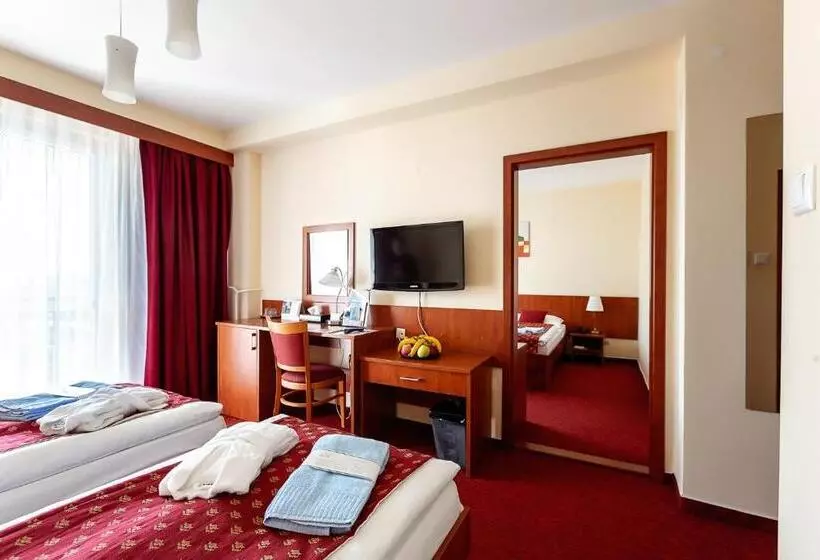 酒店 Senec Aqua Resort