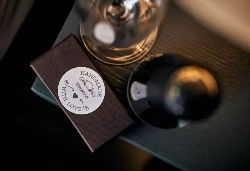 Отель The Brown S