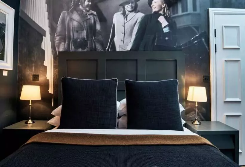 Отель The Brown S