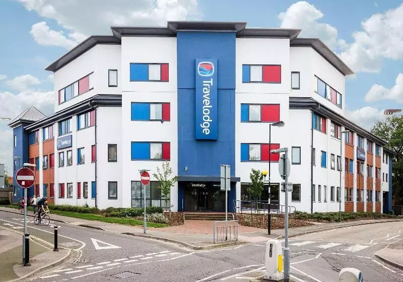 Hotel Travelodge Woking Central