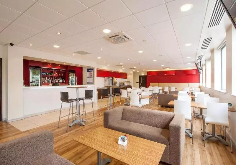 Hotel Travelodge Woking Central