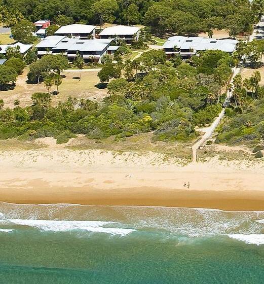 Sandcastles 1770 Motel & Resort