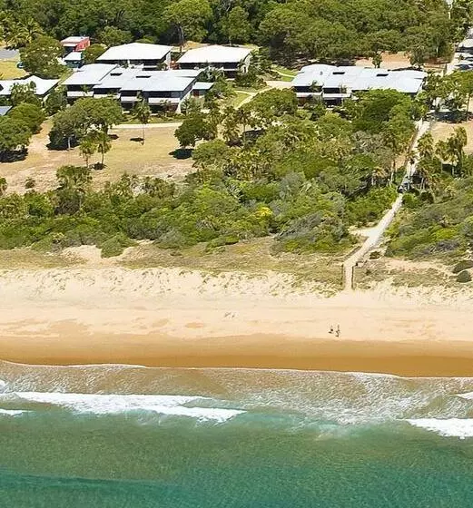 Sandcastles 1770 Motel & Resort