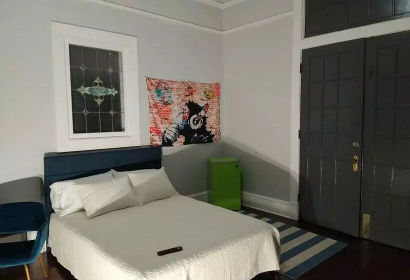 Retkeilymaja One Queen Bed Suite With Full House Amenities Rm 2