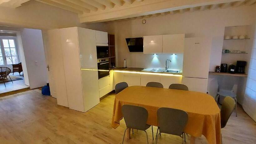 پانسیون Le Patio Des Capucins