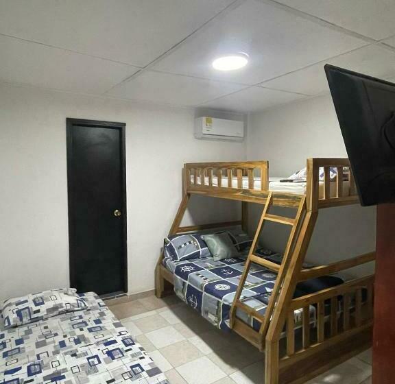 Pension Miss Yasmin Place