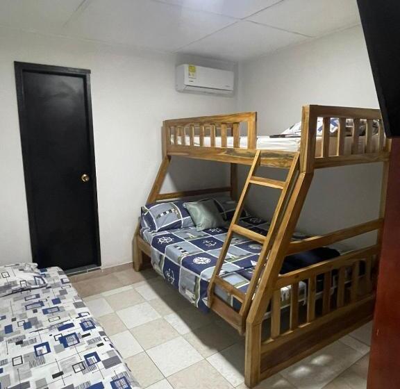 Pension Miss Yasmin Place