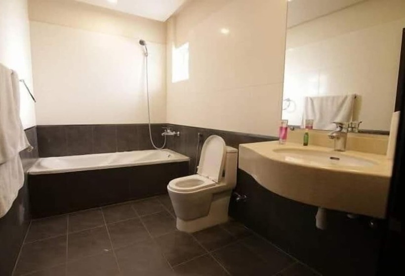 هتل Hira Guest House & Banquet