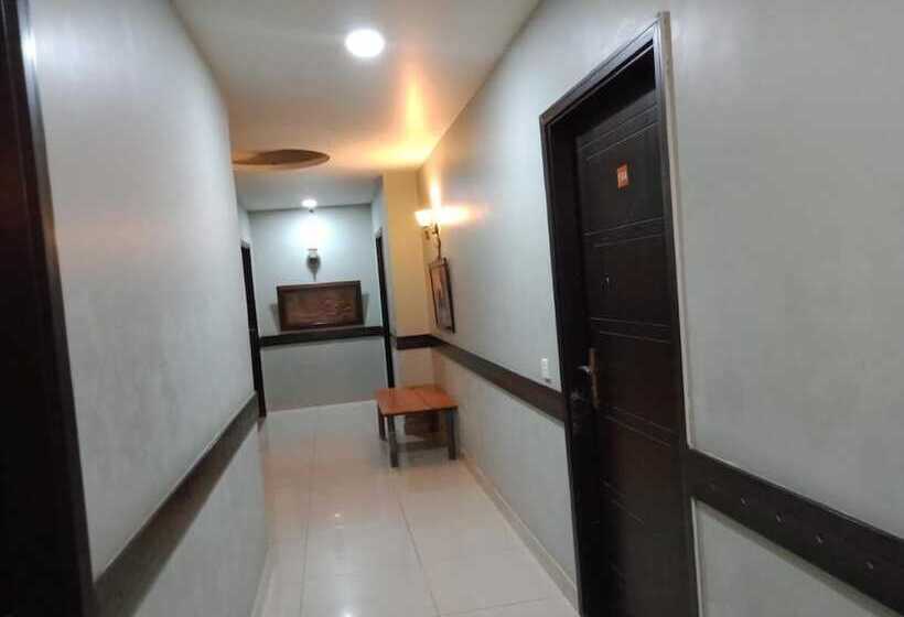 هتل Hira Guest House & Banquet