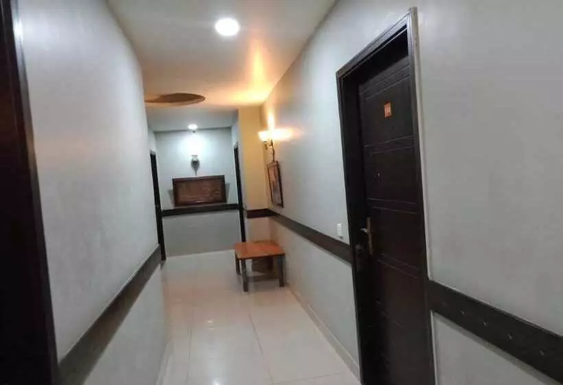 هتل Hira Guest House & Banquet