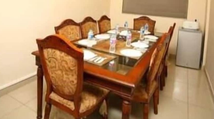 هتل Hira Guest House & Banquet