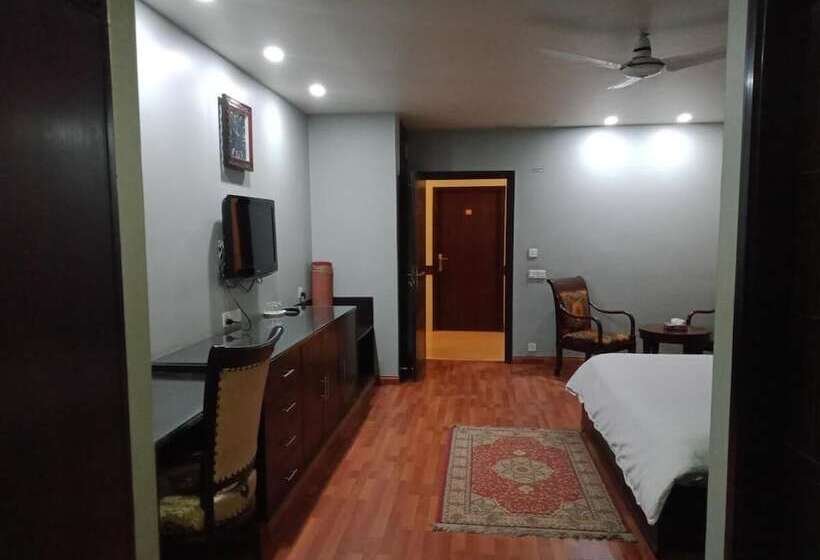 هتل Hira Guest House & Banquet