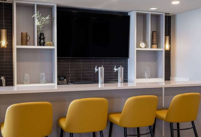 Microtel Inn & Suites By Wyndham Kanata Ottawa West