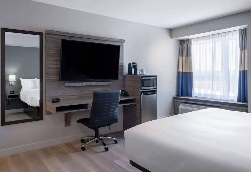 Microtel Inn & Suites By Wyndham Kanata Ottawa West