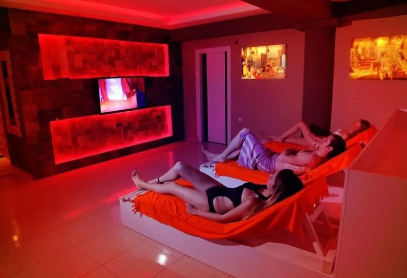 Отель Hiera City