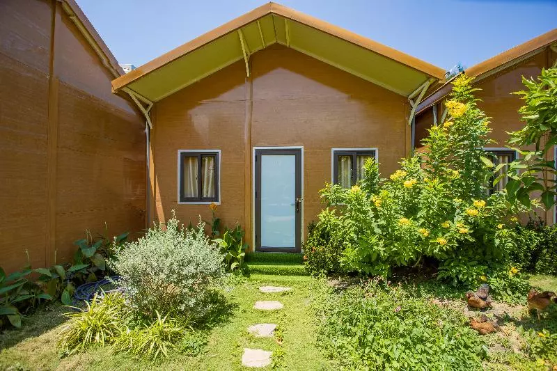 هتل Oyo 952 Linh Dan Bungalow