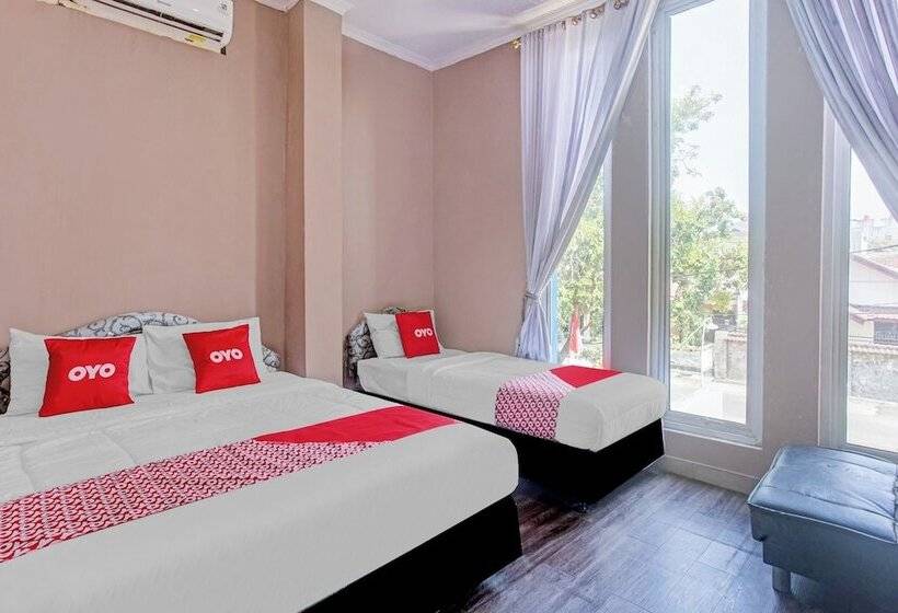 Отель O Pelangi Residence