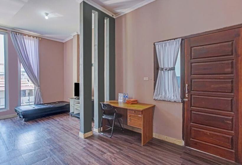 Отель O Pelangi Residence