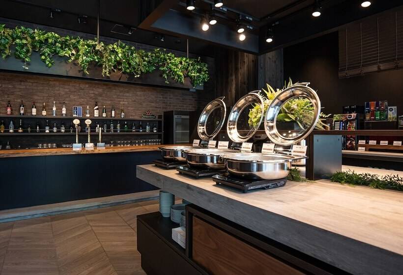 בית מלון כפרי Wyndham Garden Sapporo Odori