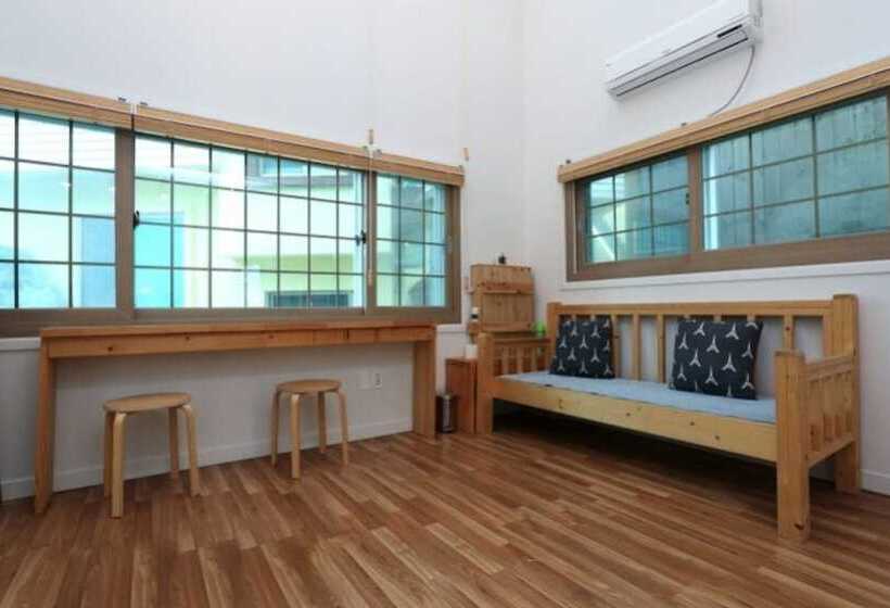 Jeju Ugichani Pension