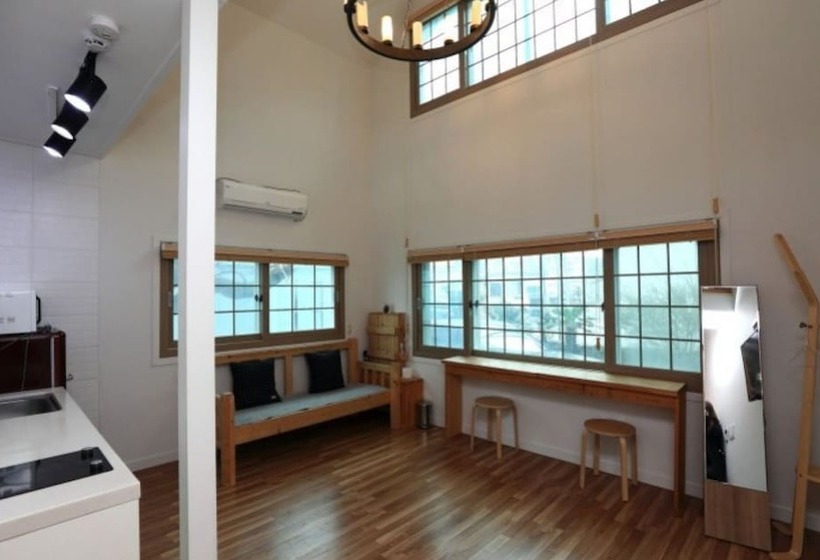 Jeju Ugichani Pension