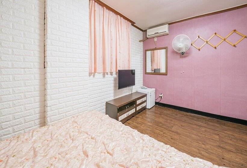 Jeju Yeongsung Motel