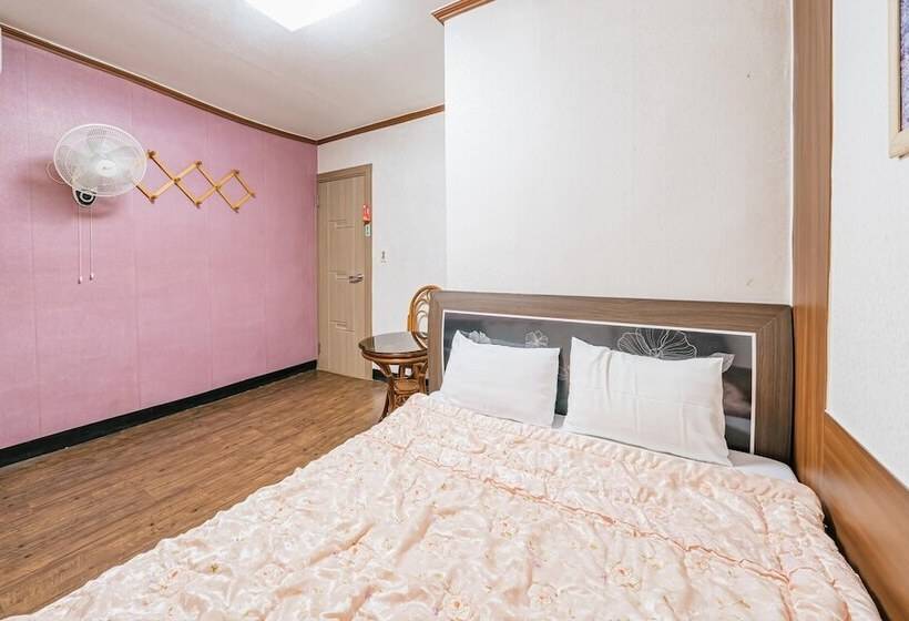 Jeju Yeongsung Motel