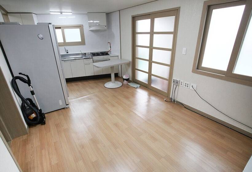 Jeju Yeongsung Motel