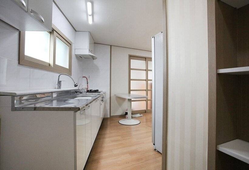 Jeju Yeongsung Motel