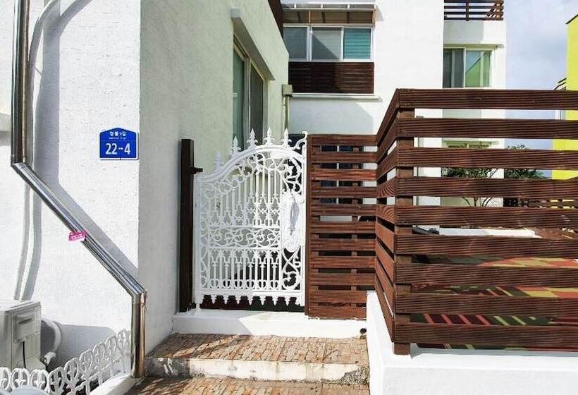 Pensió Jejudo Hasukjip Guesthouse