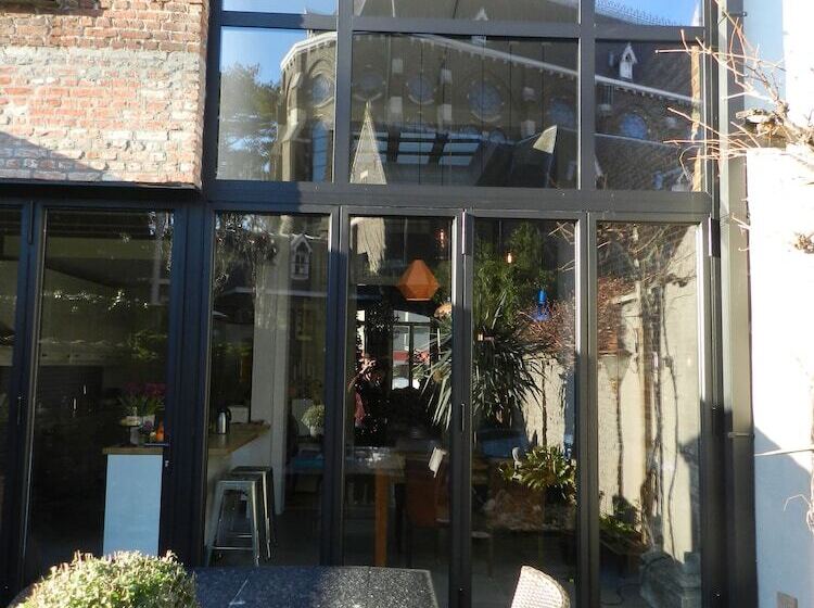 هتل Bed & Breakfast Guesthouse Leman