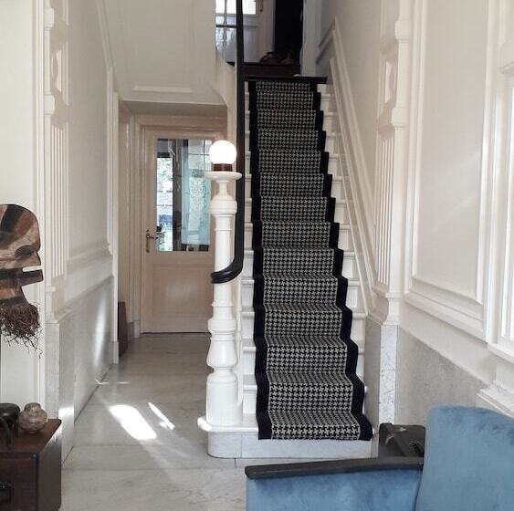 هتل Bed & Breakfast Guesthouse Leman