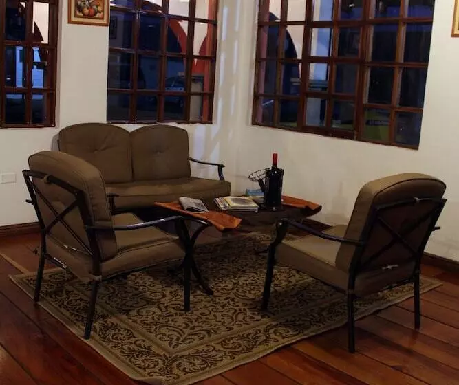 Hotelli Hosteria San Carlos Tababela