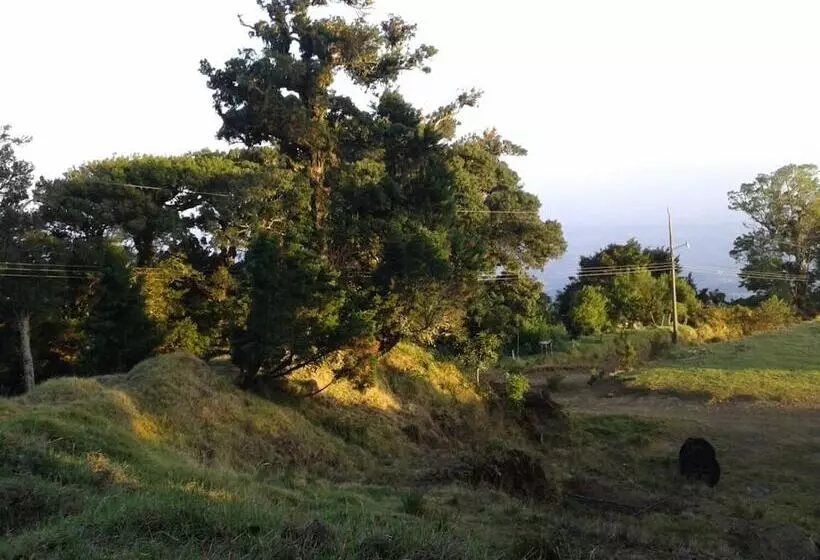 Hotelli Lagunillas Del Poas