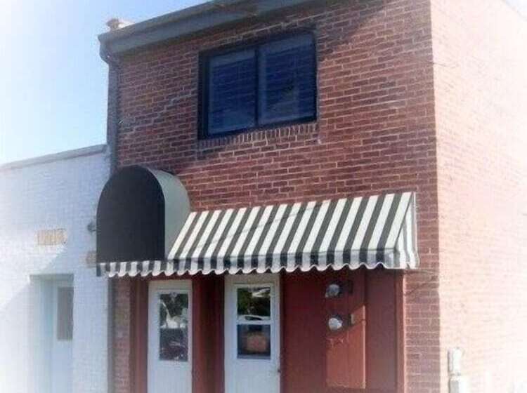 Отель The Loft On Center