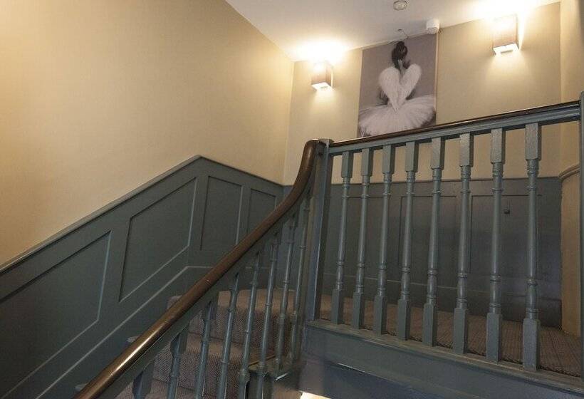 Отель The Rooms At Bardons