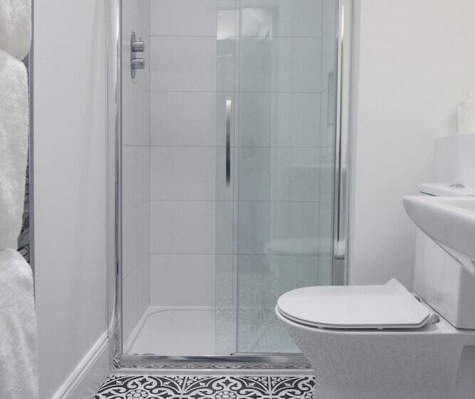 Отель The Rooms At Bardons