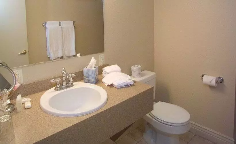 Hotelli Tremont Inn On Main