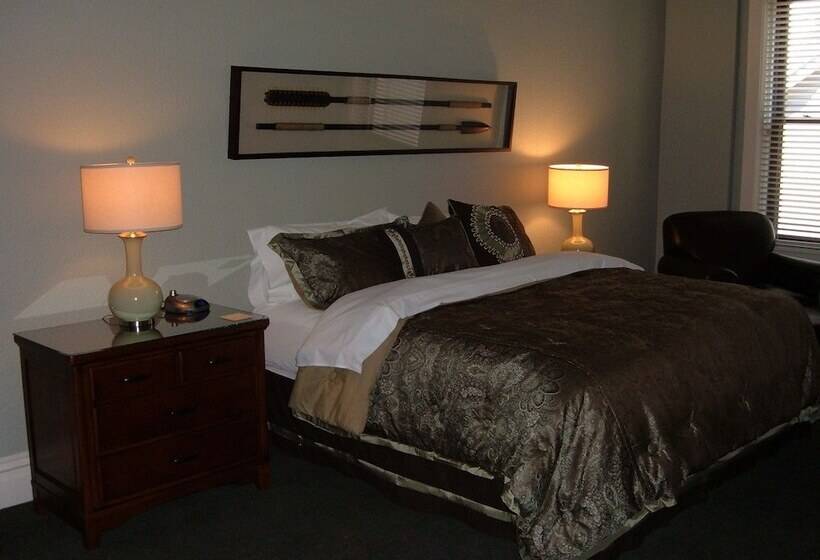 Отель Tremont Inn On Main