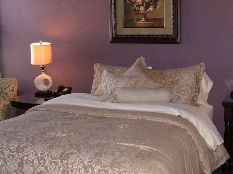 Hotelli Tremont Inn On Main