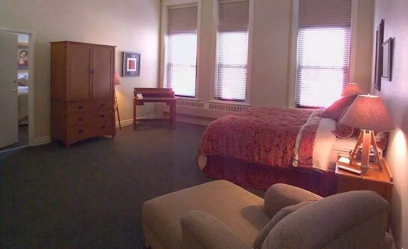 Hotelli Tremont Inn On Main