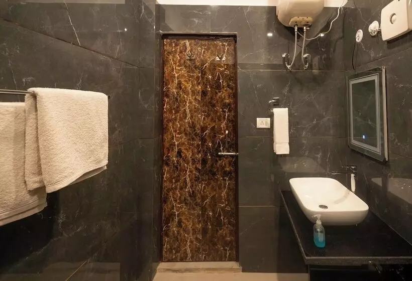 Hotelli Corbett Holiday Forest Resort