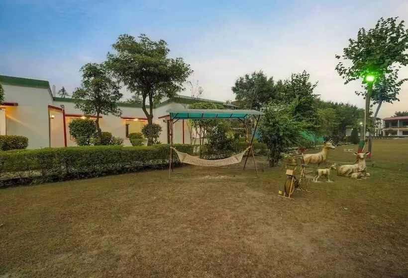 Hotelli Corbett Holiday Forest Resort