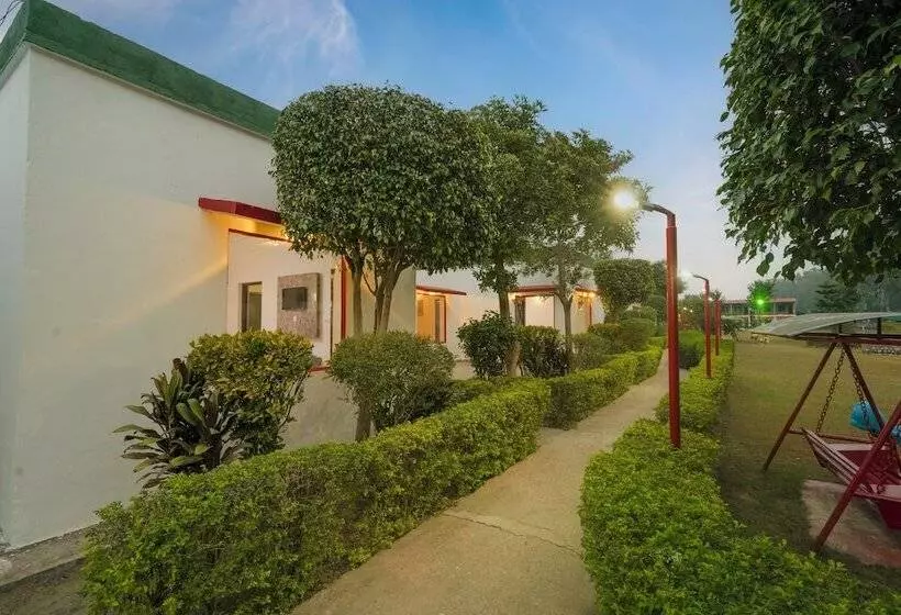 Hotelli Corbett Holiday Forest Resort