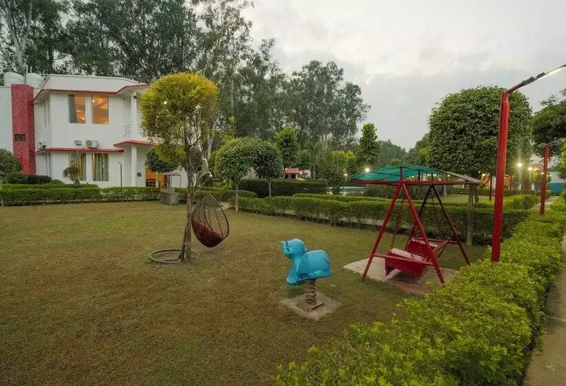 Hotelli Corbett Holiday Forest Resort