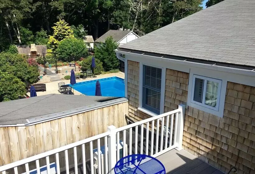 Hotelli The Platinum Pebble Boutique Inn   Adults Only