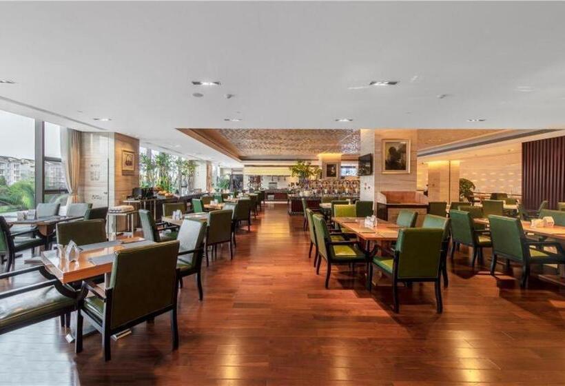 Отель Balan International