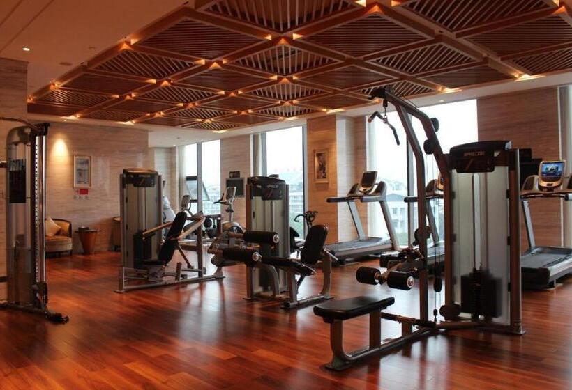 Отель Balan International